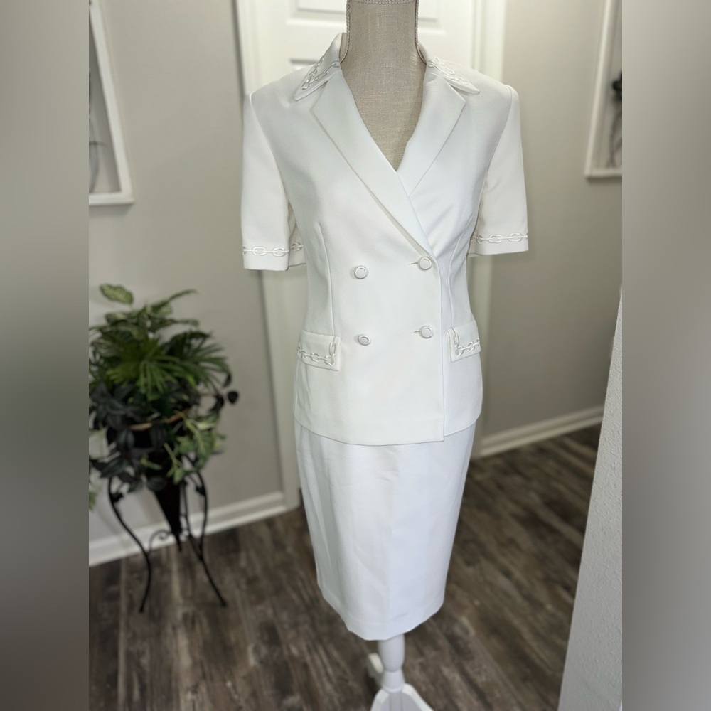 Emily Women’s Vintage White Skirt Suit Size 10P